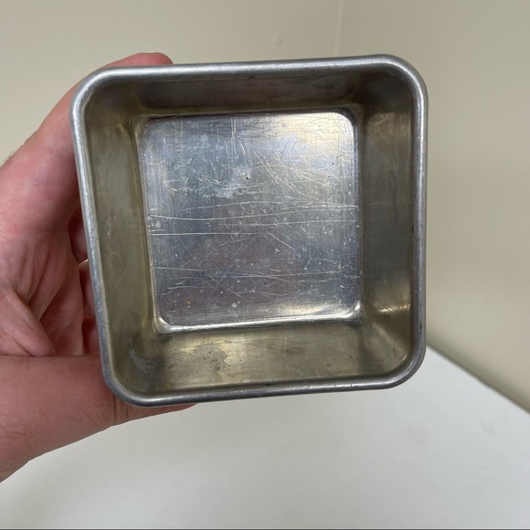 Vintage Mirro Aluminum Baking Pan 4x4x1 3/4 - Picture 3 of 4